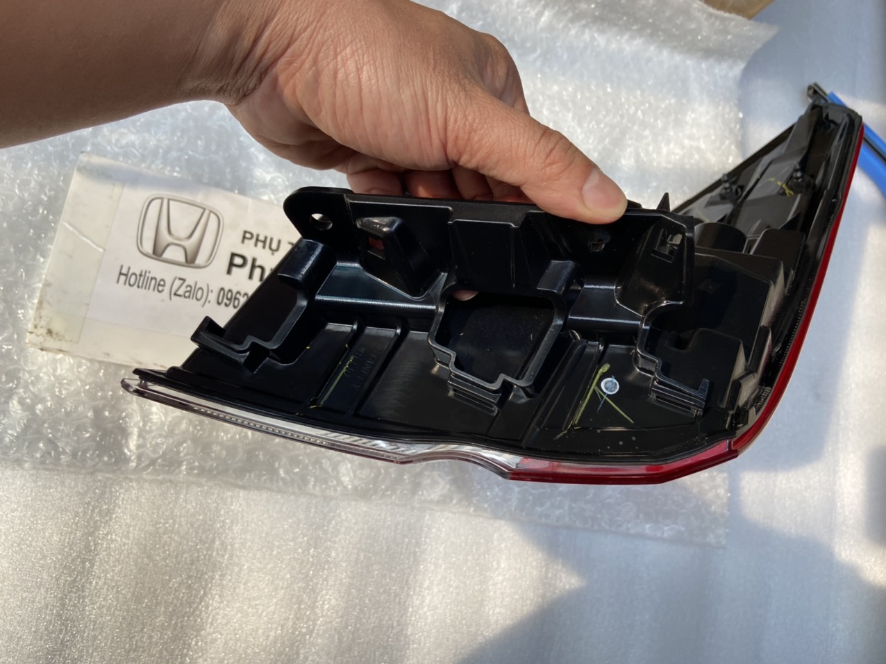 Đèn hậu miếng ngoài trên hông xe Honda CIVIC 2022